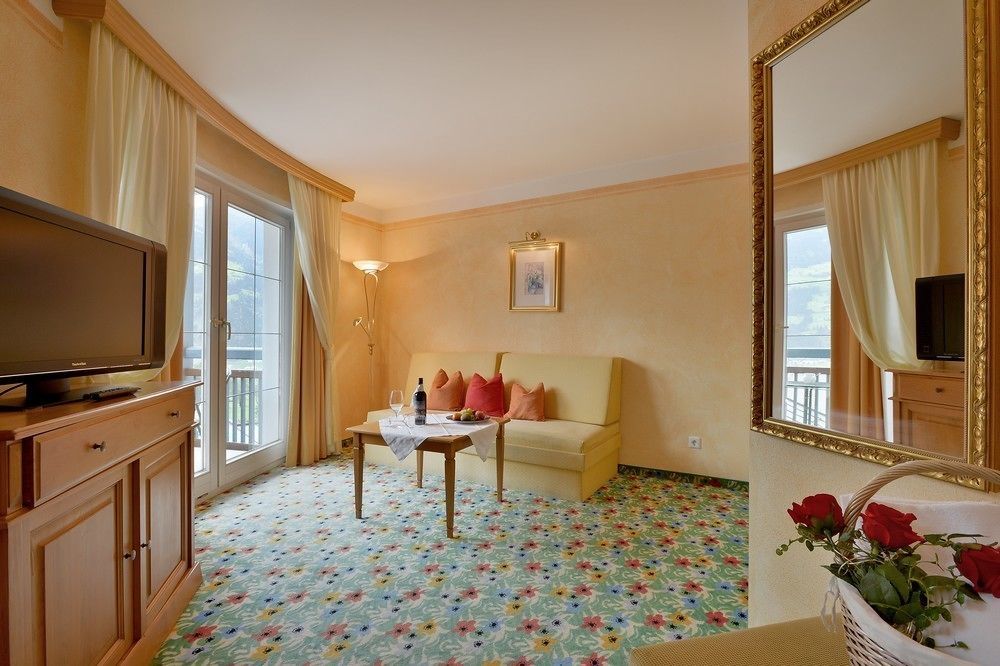 Wohlfuehlhotel Schiestl Fügen Exteriér fotografie